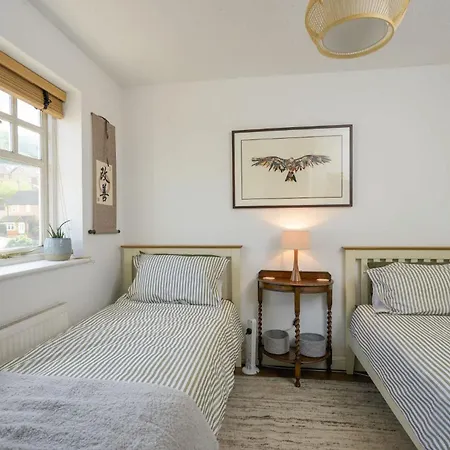 Townhouse On The River Decking & Private Parking *