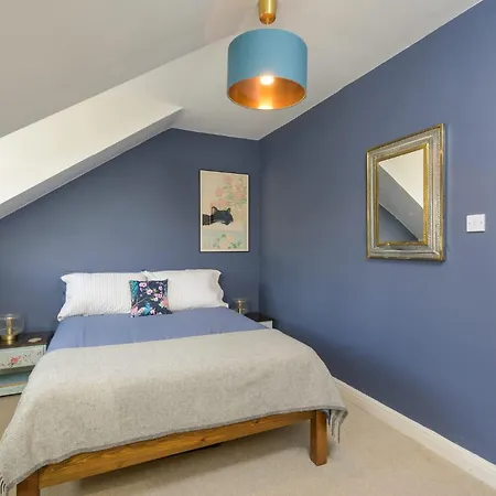Townhouse On The River Decking & Private Parking Hébergement de vacances